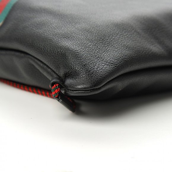 Gucci Logo-Print Drawstring Backpack in Black - Picture 9 of 10